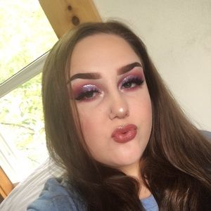 Meet your Posher, Maddie